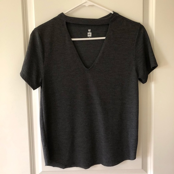 Gray cutout choker T-shirt - Picture 2 of 8